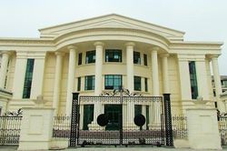 Nhạc sĩ Hồ Hoài Anh ra nước ngoài không xin phép cơ quan