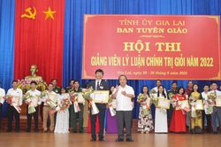 Nâng cao trình độ, kỹ năng giảng dạy lý luận chính trị