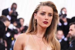 Amber Heard bị réo tên trong các vụ kể xấu phụ nữ