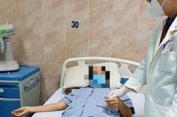 Té ngã nhưng tự dùng thuốc ở nhà, người phụ nữ phải cấp cứu