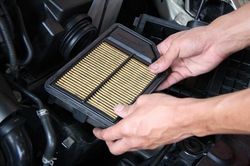 Các bước vệ sinh lọc gió ô tô nhanh và hiệu quả nhất
