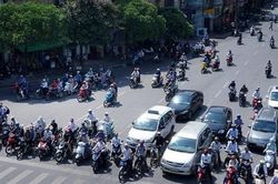 Gió mạnh do bão giảm dần, Bắc Bộ và Trung Bộ nắng nóng