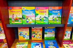 Nhà xuất bản Giáo dục lãi kỷ lục