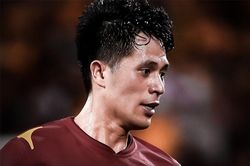 Đình Trọng bị dàn sao HAGL phạm lỗi