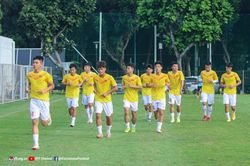 U19 Việt Nam tập hồi phục, chuẩn bị cho trận gặp U19 Philippines