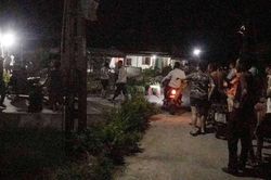 Thi thể người đàn ông cháy đen sau nhà, mùi xăng nồng nặc