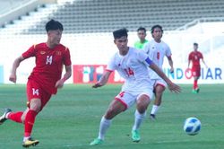 Thắng đậm Philippines, U19 Việt Nam tạm chiếm đầu bảng