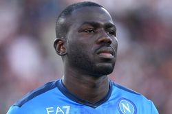 Tương lai của Koulibaly: Chờ quân domino đầu tiên đổ xuống