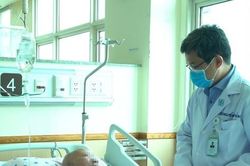 Đột quỵ vì tự ý mua thuốc điều trị theo toa cũ