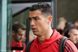 Ronaldo bất chấp lệnh, không trở lại tập cùng MU