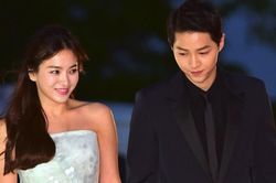 Song Hye Kyo từng bị người quen tống tiền, lúc đó Song Joong Ki đang ở đâu?