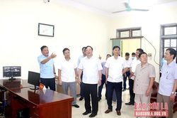 Đồng chí Chủ tịch HĐND tỉnh kiểm tra chuẩn bị Kỳ thi tốt nghiệp THPT tại Mai Sơn