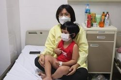 Số ca mắc sốt xuất huyết tăng vọt tại Hà Nội