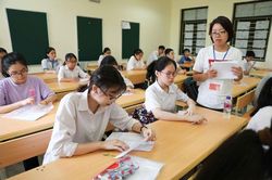 Những vật dụng không được mang vào phòng thi tốt nghiệp THPT 2022