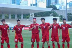 HLV Đinh Thế Nam: 'U19 Việt Nam bỏ lỡ quá nhiều cơ hội'