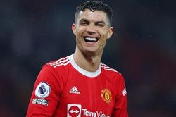 Phản ứng của CĐV Chelsea về Ronaldo