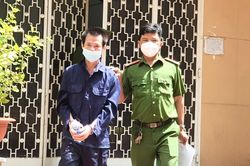Giở trò đồi bại với bé gái hàng xóm, người đàn ông lĩnh 21 năm tù