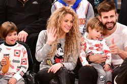 Pique và Shakira tranh giành quyền nuôi con