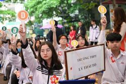 ĐBQH Nguyễn Thị Việt Nga: Miễn học phí mà vẫn để tăng các khoản thu ngoài thì sẽ vô tác dụng!