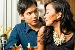 Trai 'đào mỏ' khéo ru tình, quý cô cay đắng mất cả chì lẫn chài