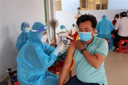 Tiền Giang tăng cường vận động người dân tiêm vaccine phòng COVID-19