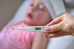 Biến chứng nguy hiểm với trẻ nhỏ mắc cúm mùa