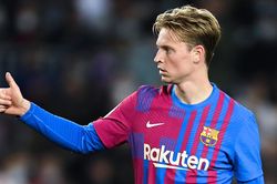 Frenkie de Jong: Món ăn dở trên bàn tiệc Barca