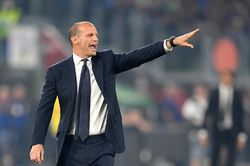 Allegri vẫn đang 'nhào nặn' Juventus