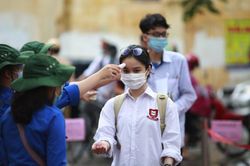 Đi làm thủ tục đăng ký dự thi tốt nghiệp THPT 2022, thí sinh mang theo gì?