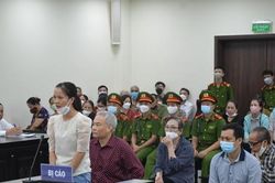 Vắng nhiều bị hại, phiên tòa xét xử cựu Chủ tịch Trung tâm hỗ trợ người nghèo tạm hoãn