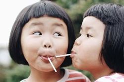 Sinh đủ 2 con một bề là gái được tặng bằng khen
