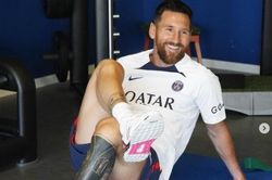 Messi tươi rói trở lại tập sớm cùng PSG