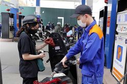 Xem xét, điều chỉnh giảm mức thuế bảo vệ môi trường đối với xăng, dầu, mỡ nhờn