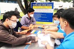 Giải thích nghịch lý thị trường lao động tăng nhưng doanh nghiệp kêu thiếu công nhân