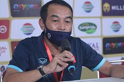 HLV Đinh Thế Nam: 'Cầu thủ cho biết bắt bóng trong khu cấm địa'