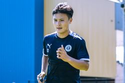 Trận giao hữu đầu tiên của Quang Hải ở Pau FC được bảo mật