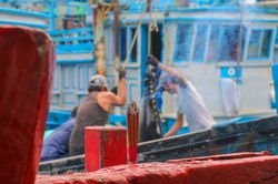Bộ Công Thương đề xuất dùng ngân sách bù giá xăng dầu cho ngư dân
