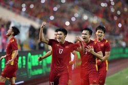 Nhâm Mạnh Dũng khoe tài chơi Liên Quân thách đấu siêu sao của V Gaming