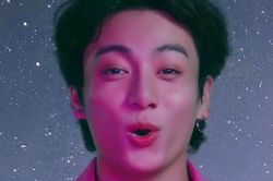 Jungkook BTS bấn loạn khi được Charlie Puth mời hợp tác