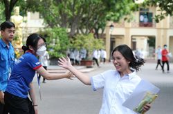 Những hình ảnh của ngày thi đầu tiên