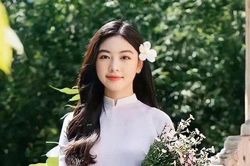 Nhan sắc ngọt ngào của con gái MC Quyền Linh gây 'bão' mạng