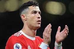 MU chấp nhận để Ronaldo ra đi