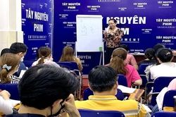 Nở rộ các lớp học cải thiện giọng nói: Đổi giọng để đổi đời