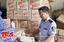 Phát hiện cơ sở kinh doanh nước tẩy toilet có dấu hiệu giả mạo nhãn hiệu