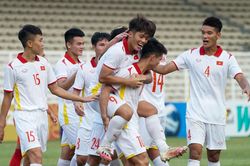 'Thuyền trưởng' U19 Việt Nam hài lòng với chiến thắng trước Myanmar