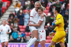 EURO 2022: Cơ hội cho bóng đá nữ tỏa sáng
