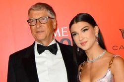 Con gái tỷ phú Bill Gates gây xôn xao với ảnh thân mật thanh niên da màu