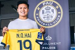 Khán giả mong chờ Quang Hải có trận ra mắt Pau FC