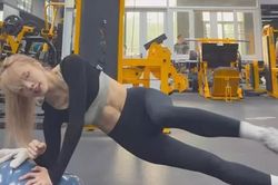 Thiều Bảo Trâm khiến fan 'xỉu ngang' khi khoe cơ bụng cuồn cuộn tại phòng gym