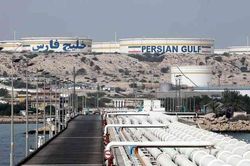 Mỹ trừng phạt mạng lưới vận chuyển dầu mỏ Iran